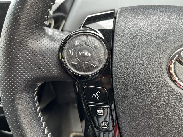 TOYOTA PRIUS Alpha 2016