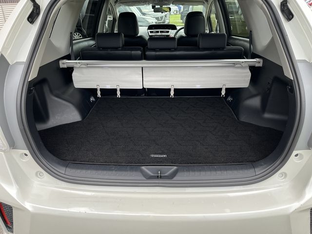 TOYOTA PRIUS Alpha 2016