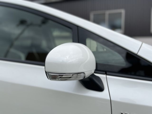 TOYOTA PRIUS Alpha 2016