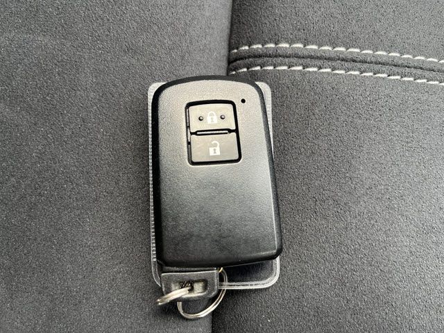 TOYOTA PRIUS Alpha 2016