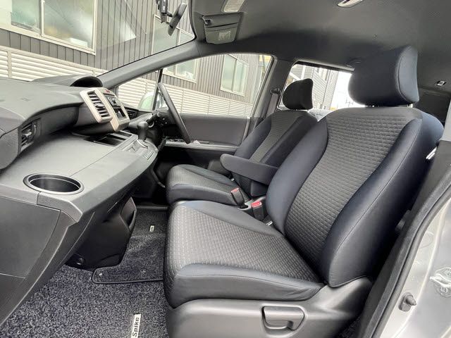 HONDA FREED Spike 2010