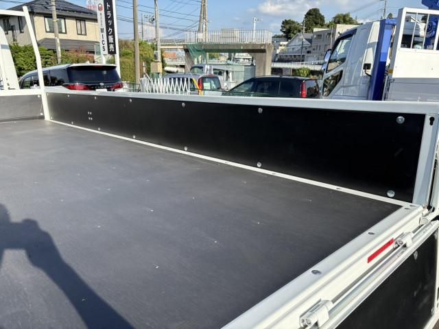 MITSUBISHI CANTER 2025