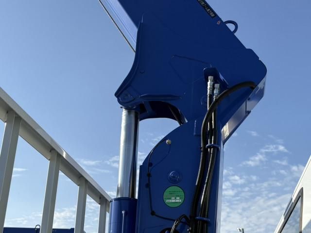 MITSUBISHI CANTER 2025