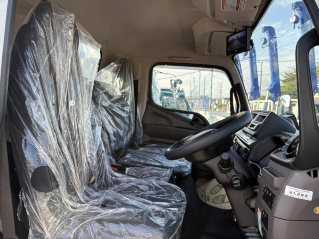 MITSUBISHI CANTER 2025