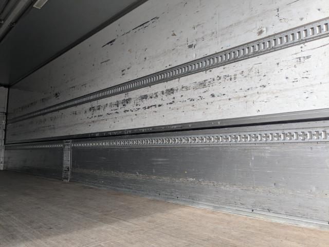 MITSUBISHI FUSOU SUPER GREAT 2016