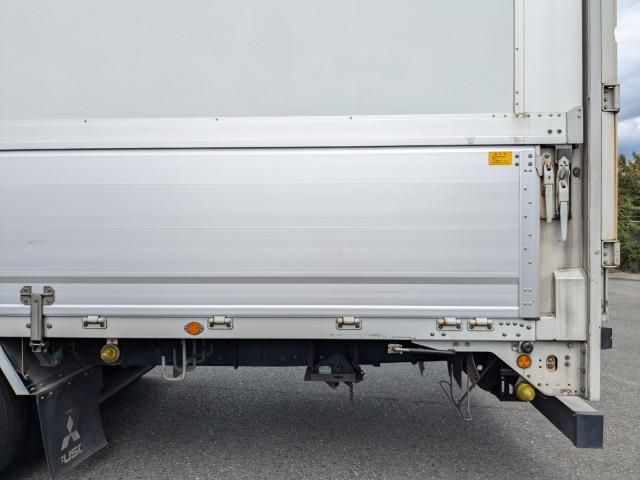 MITSUBISHI FUSOU SUPER GREAT 2016