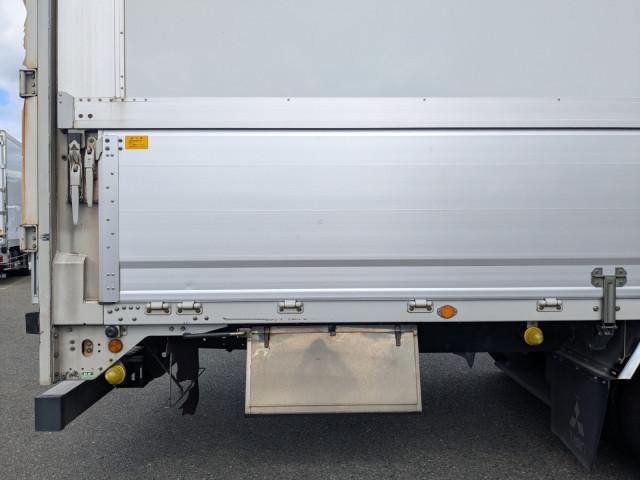 MITSUBISHI FUSOU SUPER GREAT 2016