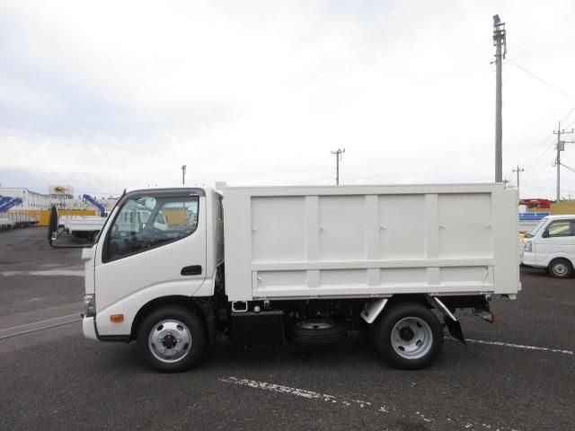HINO DUTRO 2024