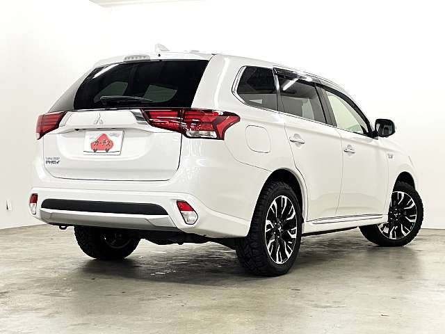 MITSUBISHI OUTLANDER PHEV 2015