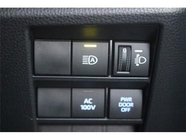 TOYOTA NOAH HYBRID 2023