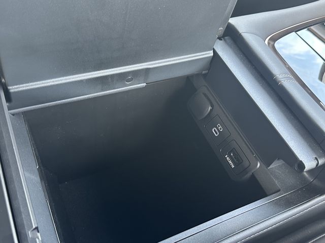 TOYOTA VELLFIRE  HYBRID 2023