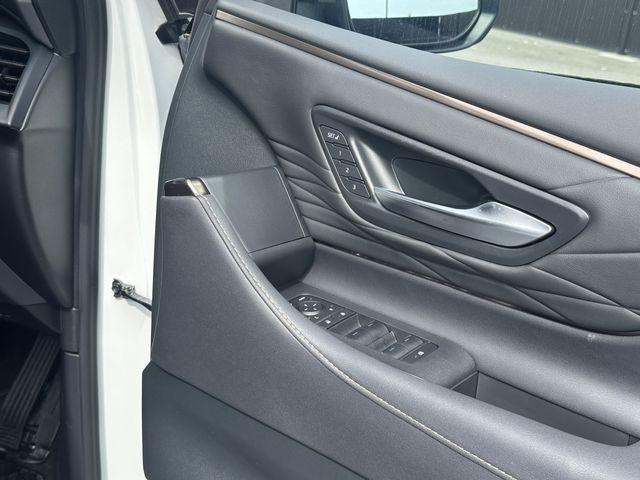 TOYOTA VELLFIRE  HYBRID 2023