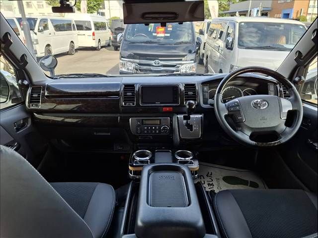 TOYOTA HIACE van 2WD 2018