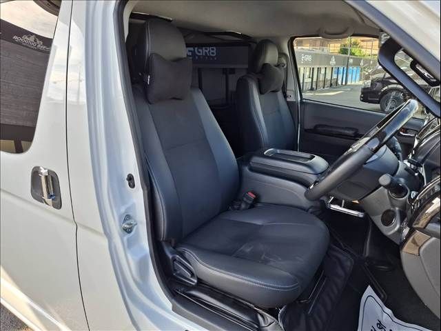 TOYOTA HIACE van 2WD 2018