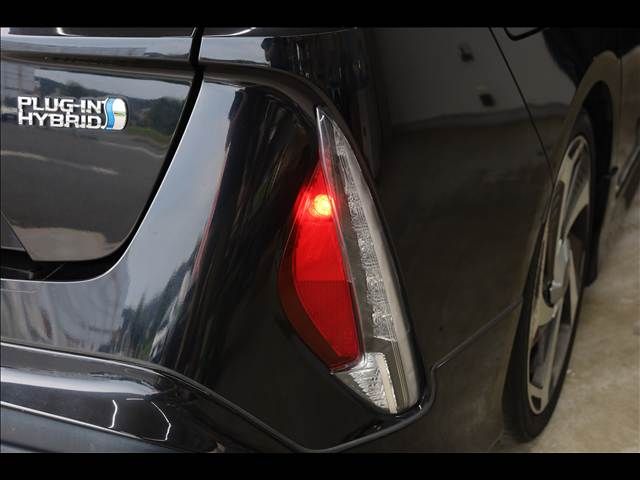 TOYOTA PRIUS PHV 2017