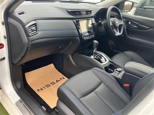 NISSAN X-TRAIL HYBRID 4WD 2019