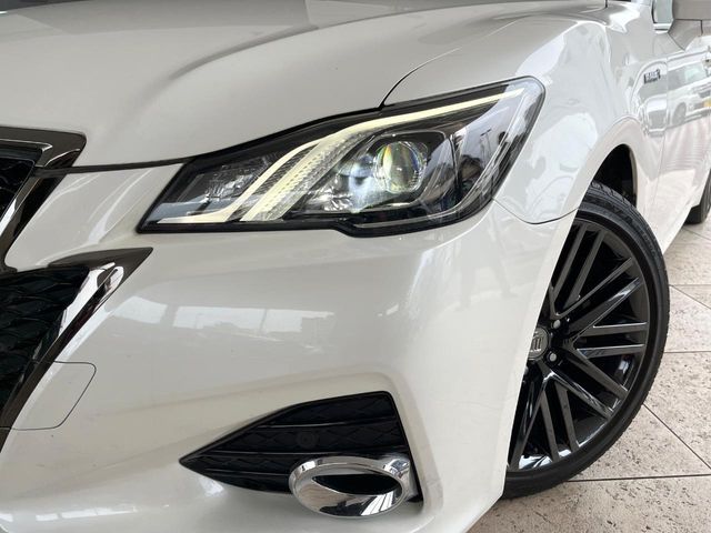 TOYOTA CROWN sedan hybrid 2018