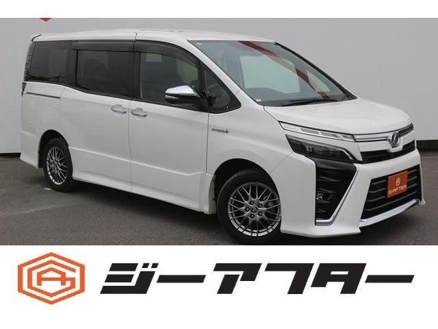 TOYOTA VOXY HYBRID 2019