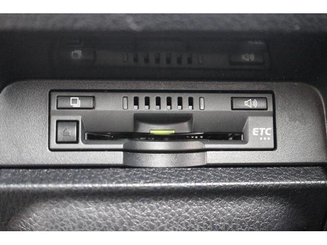 TOYOTA VOXY HYBRID 2019