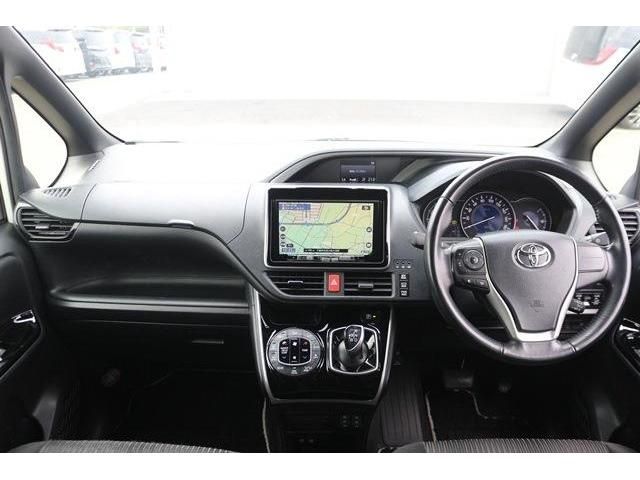 TOYOTA VOXY HYBRID 2019