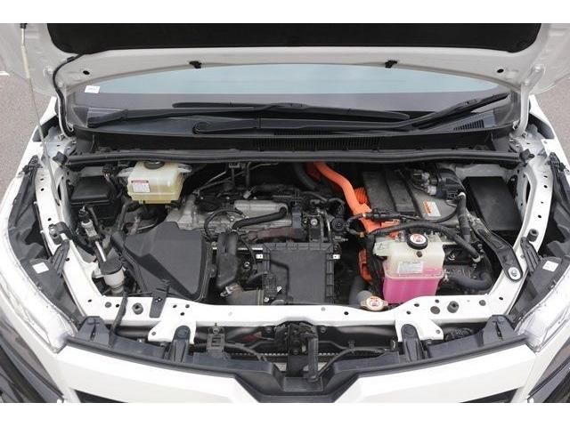 TOYOTA VOXY HYBRID 2019