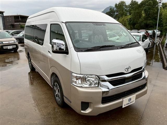 TOYOTA HIACE wagon 2025
