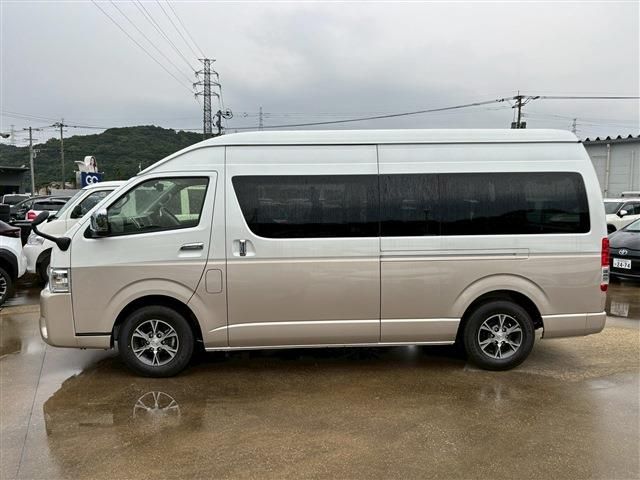TOYOTA HIACE wagon 2025