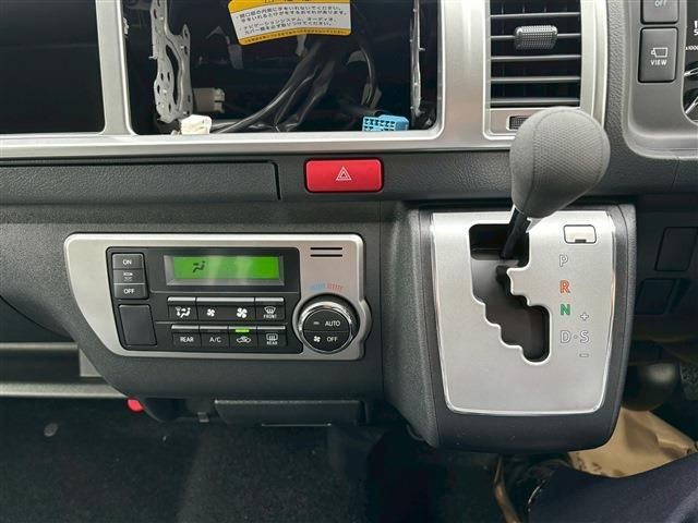 TOYOTA HIACE wagon 2025