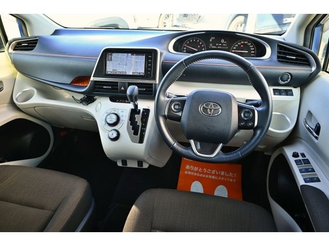 TOYOTA SIENTA 2015
