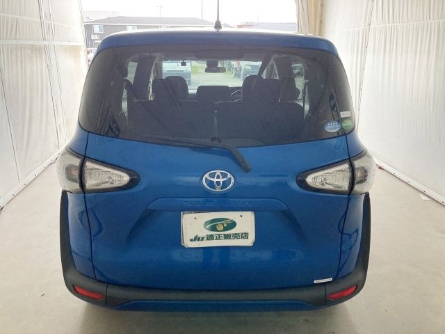 TOYOTA SIENTA 2015