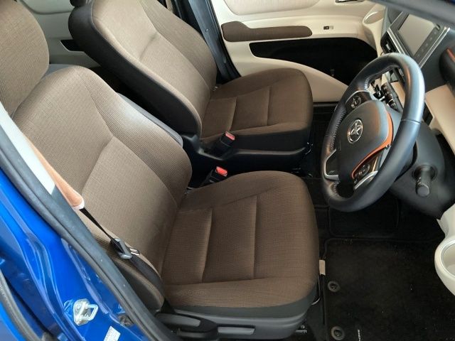 TOYOTA SIENTA 2015