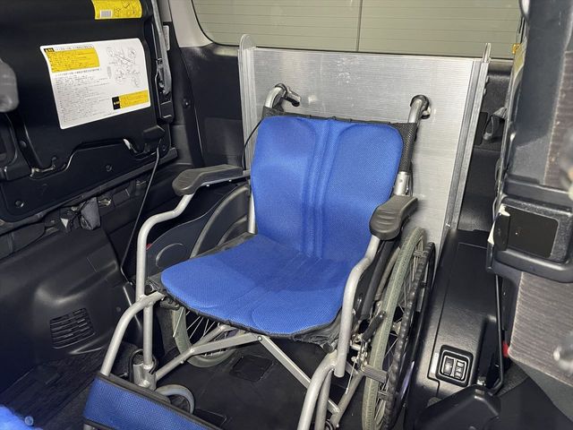 TOYOTA VELLFIRE 2012