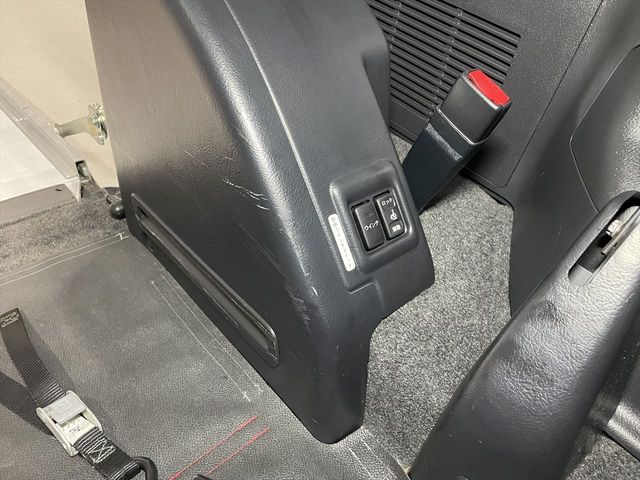 TOYOTA VELLFIRE 2012