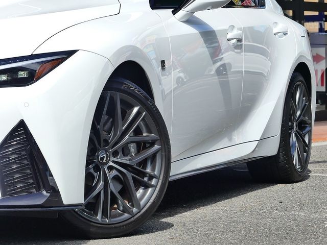 TOYOTA LEXUS IS500 2023