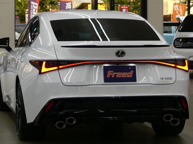 TOYOTA LEXUS IS500 2023