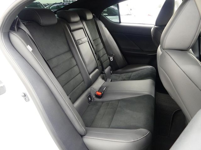 TOYOTA LEXUS IS500 2023