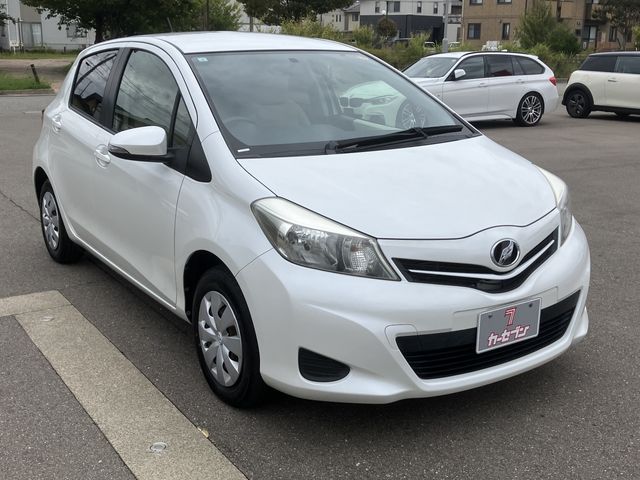 TOYOTA VITZ 2013