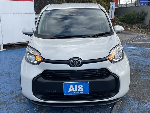 TOYOTA SIENTA HYBRID 2023