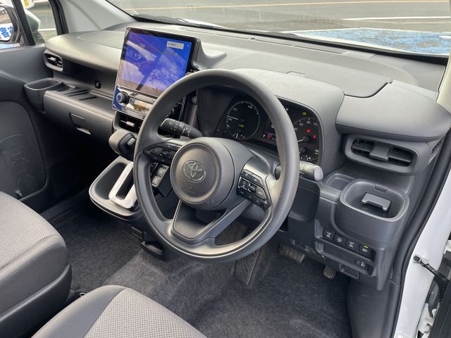 TOYOTA SIENTA HYBRID 2023