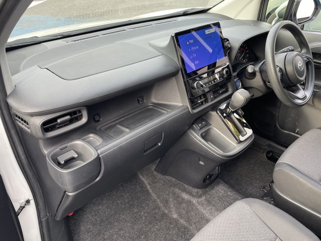 TOYOTA SIENTA HYBRID 2023