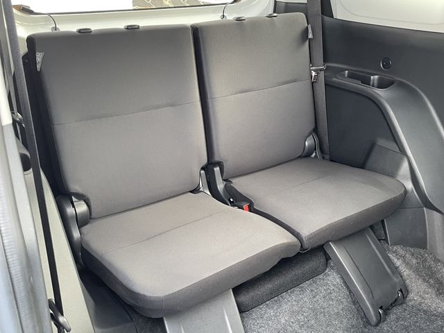 TOYOTA SIENTA HYBRID 2023