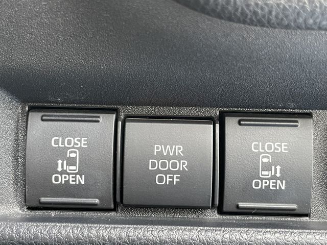 TOYOTA SIENTA HYBRID 2023