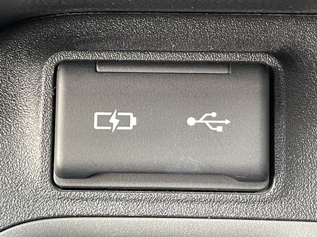 TOYOTA SIENTA HYBRID 2023