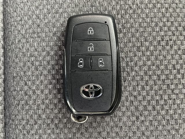 TOYOTA SIENTA HYBRID 2023