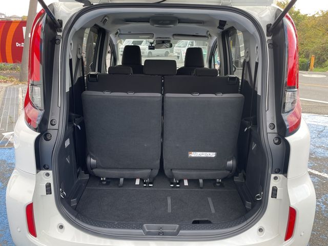 TOYOTA SIENTA HYBRID 2023