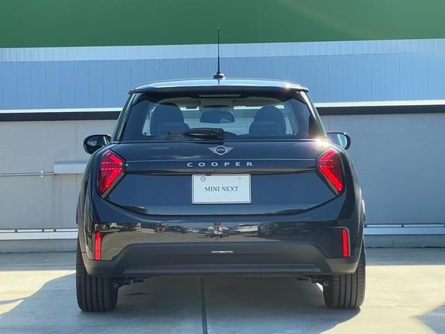 BMW MINI COOPER 2024