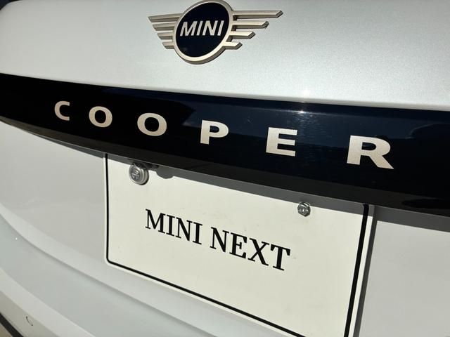 BMW MINI COOPER 2024