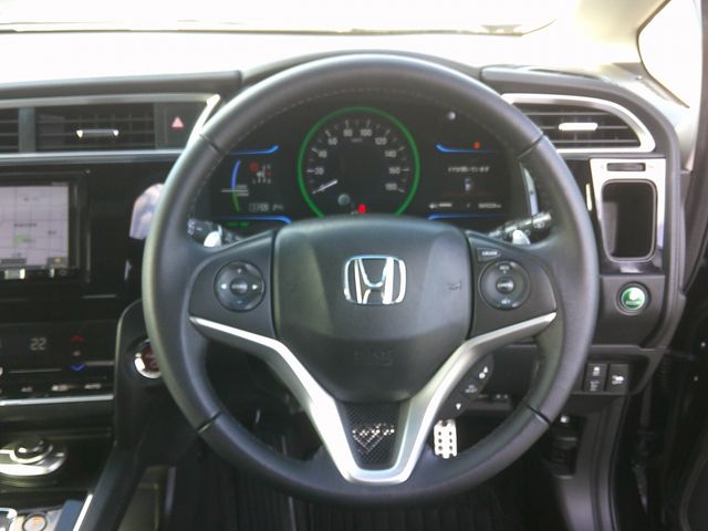 HONDA SHUTTLE HYBRID 2016