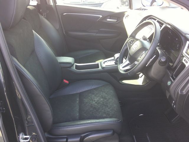 HONDA SHUTTLE HYBRID 2016