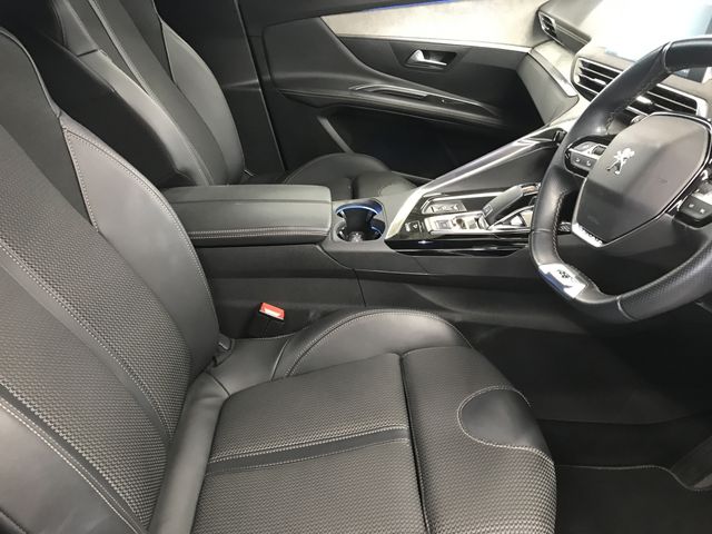 PEUGEOT PEUGEOT 3008 2022